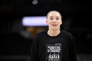 Paige Bueckers takes the spotlight: shines without Caitlin Clark and breaks records in the 2025 season Paige Bueckers takes the spotlight: shines without Caitlin Clark and breaks records in the 2025 season