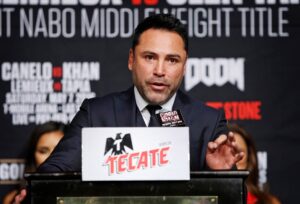 De La Hoya strikes Dana White knows nothing about boxing De La Hoya strikes Dana White knows nothing about boxing
