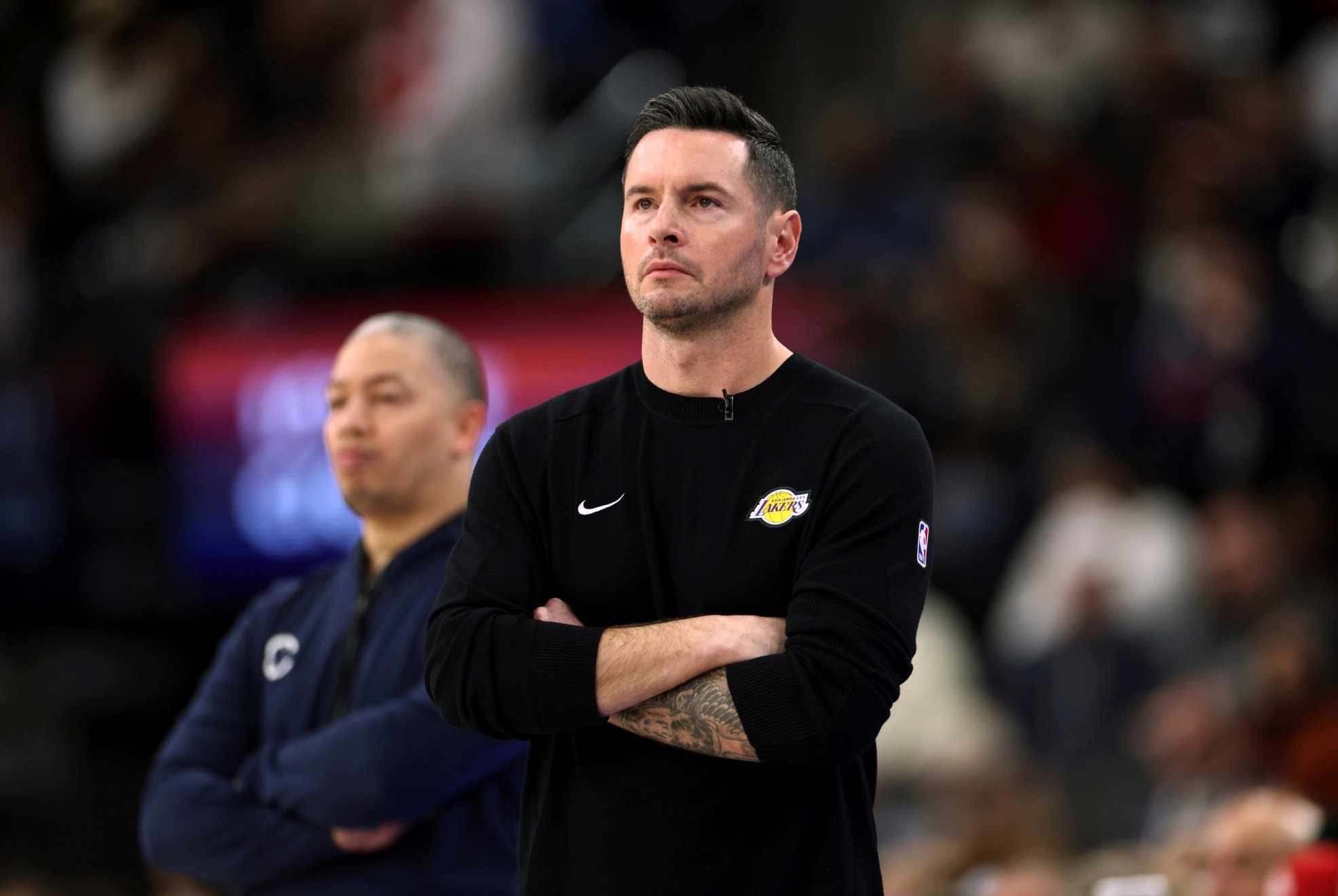 JJ Redick throws darts after third-quarter collapse