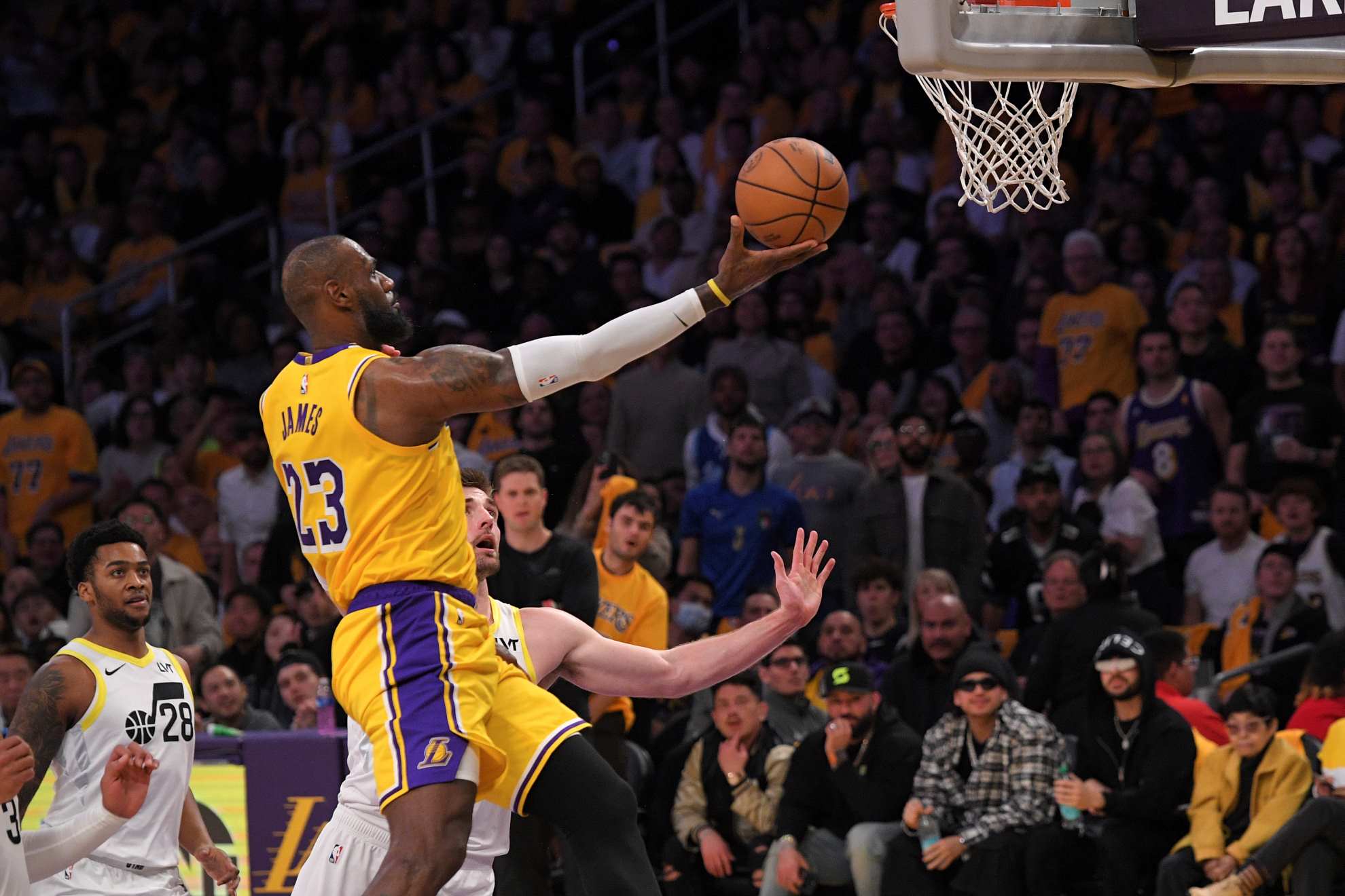 Lakers without their King LeBron: who steps in for No. 6?