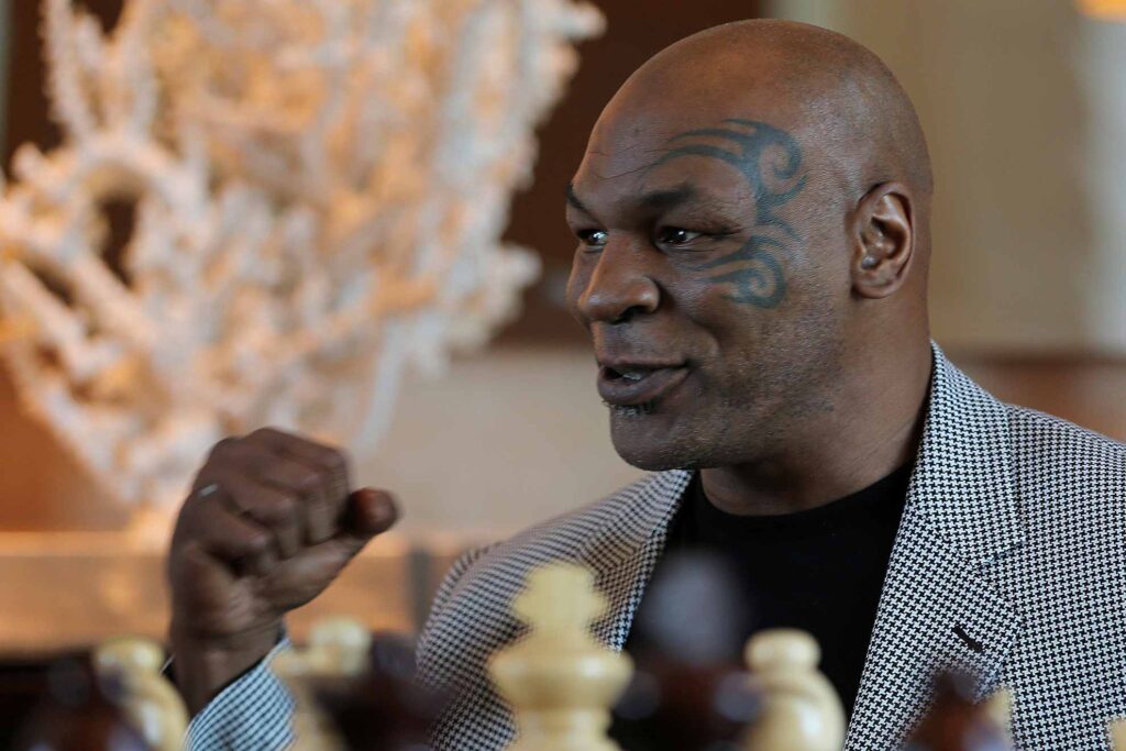 Mike Tyson amazes fans by revealing the smartest boxer he ever faced