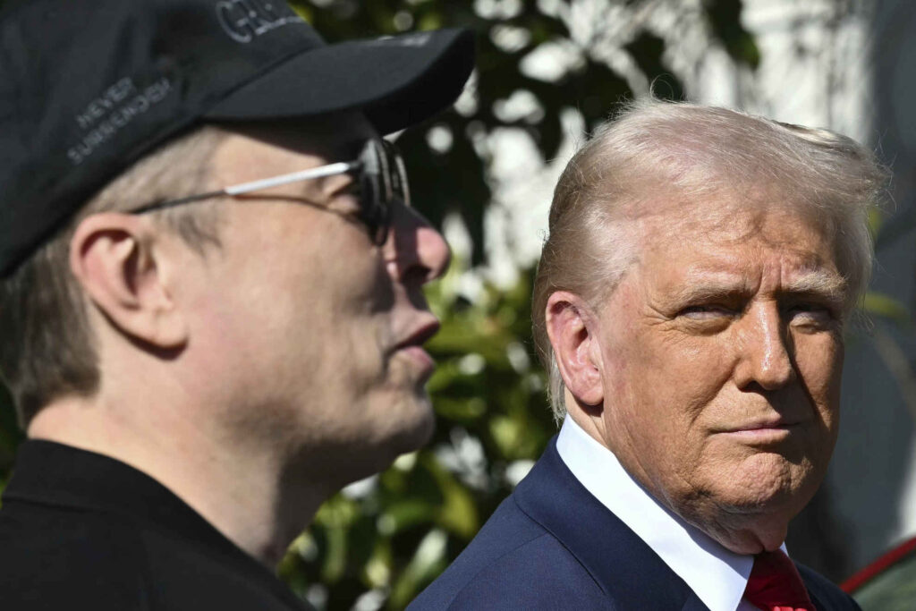 Elon Musk and Donald Trump Steal the spotlight at a golfers lavish wedding in Mar a Lago