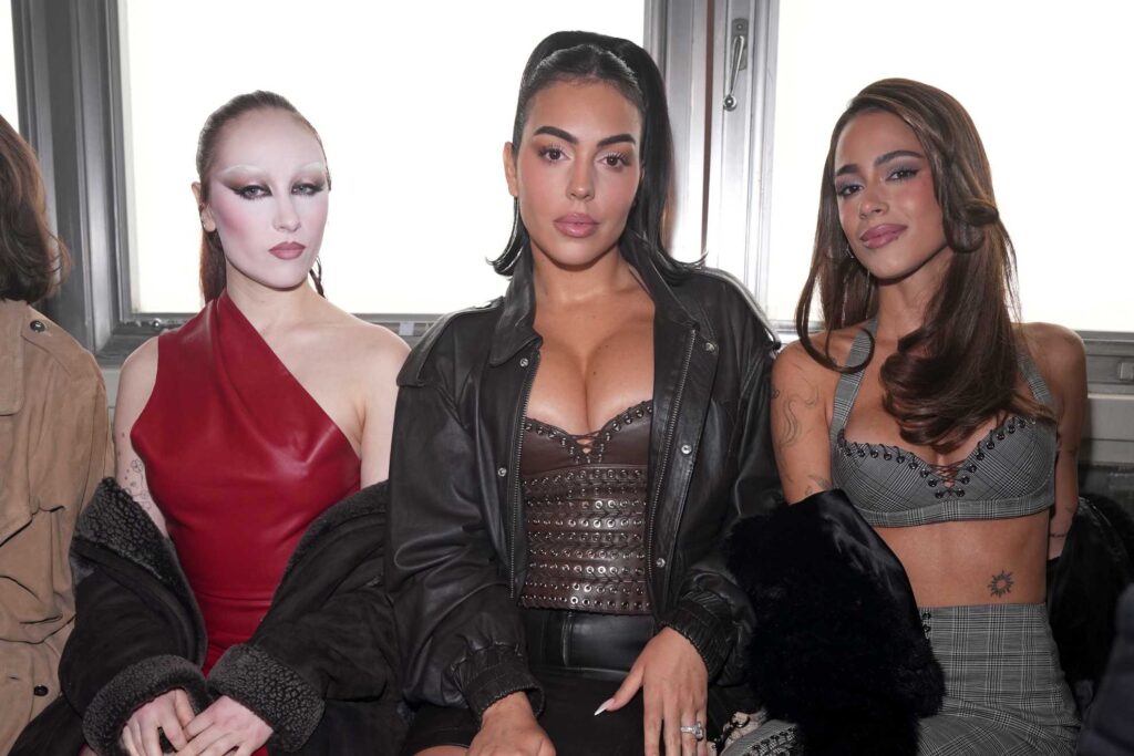 Georgina Rodriguez is enjoying Paris Fashion Week