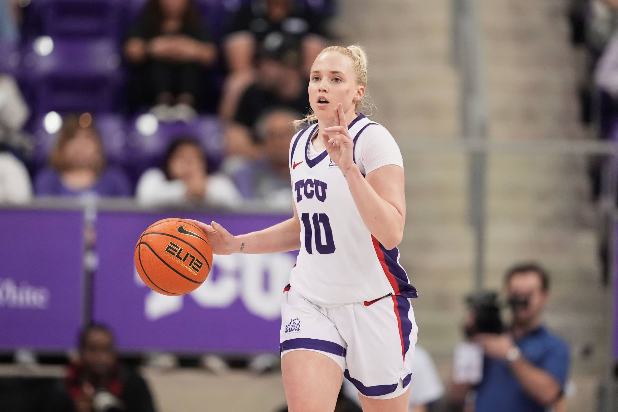 Hailey Van Lith post Big 12 title photo goes viral for its savage gesture