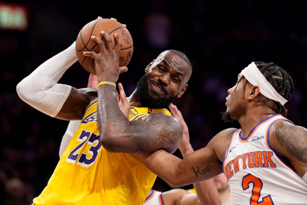 LeBron James dances with Kai Cenat and sparks controversy for leaving the Lakers without a captain