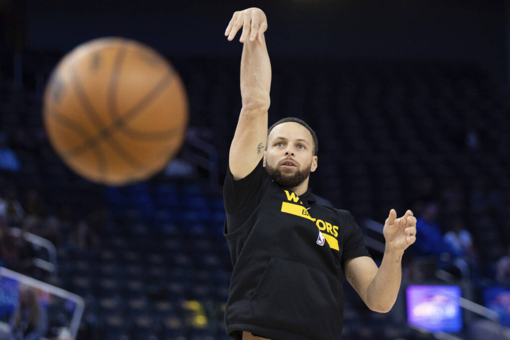 Steph Curry s shot went viral Master of the hoop or optical illusion wizard