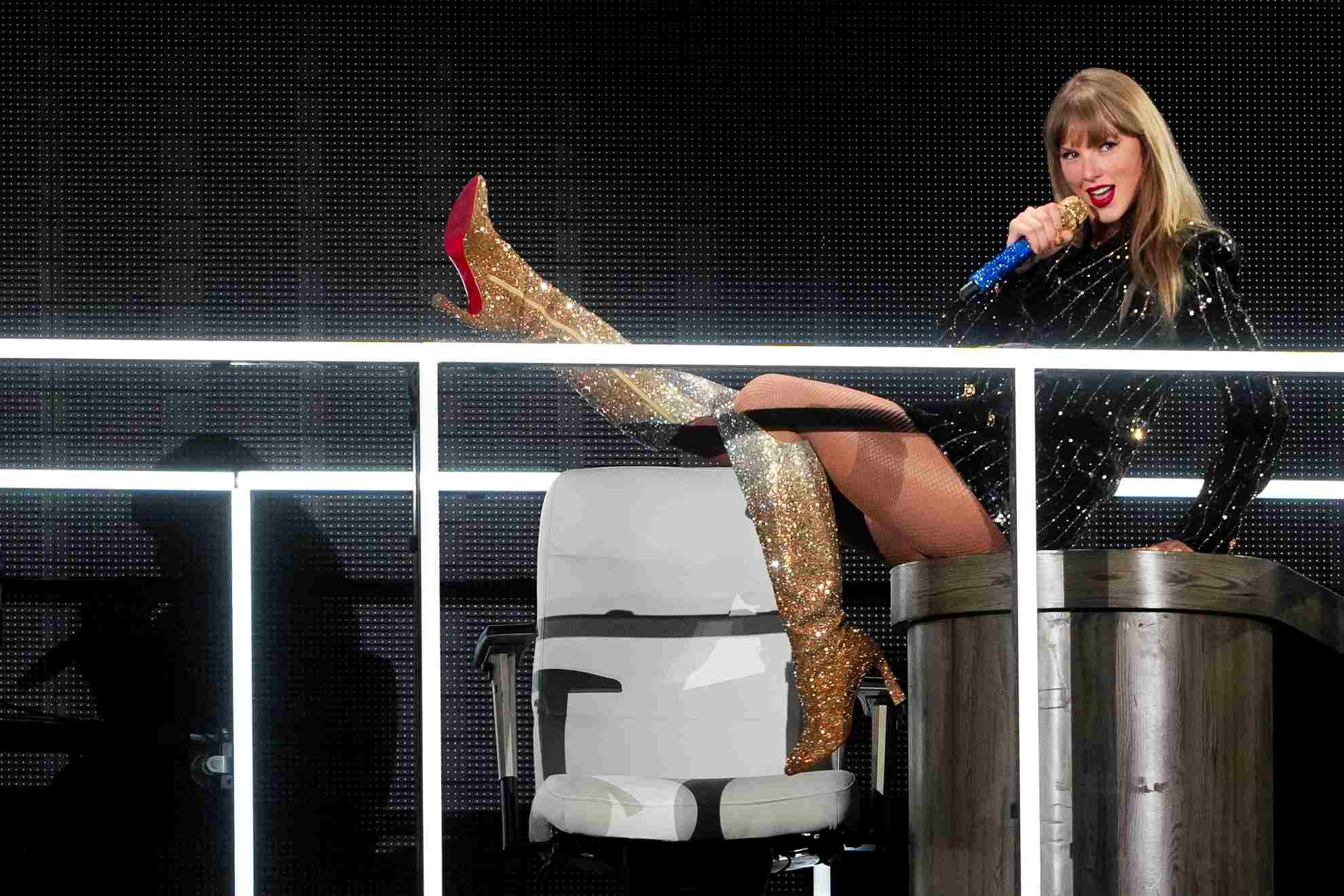 Taylor Swift is a fashion icon