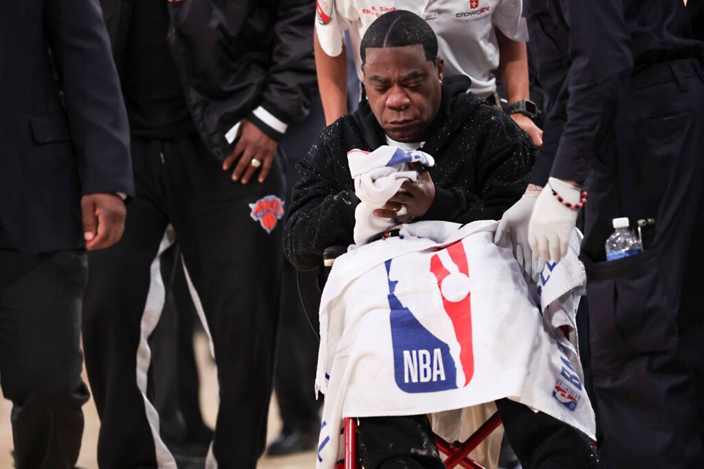 Tracy Morgan was quickly assisted