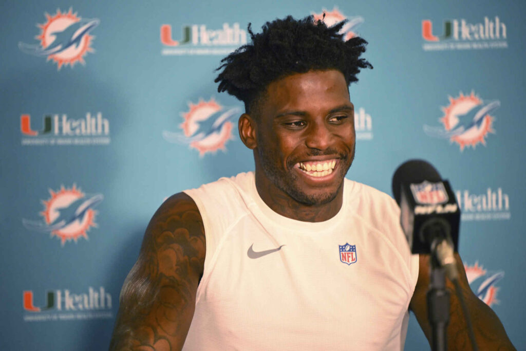 Tyreek Hill and his Wife Keeta Vaccaro face a tense moment during a style challenge in New York