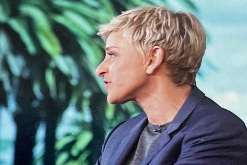 Ellen DeGeneres breaks her silence and stands with Rosie against Trump