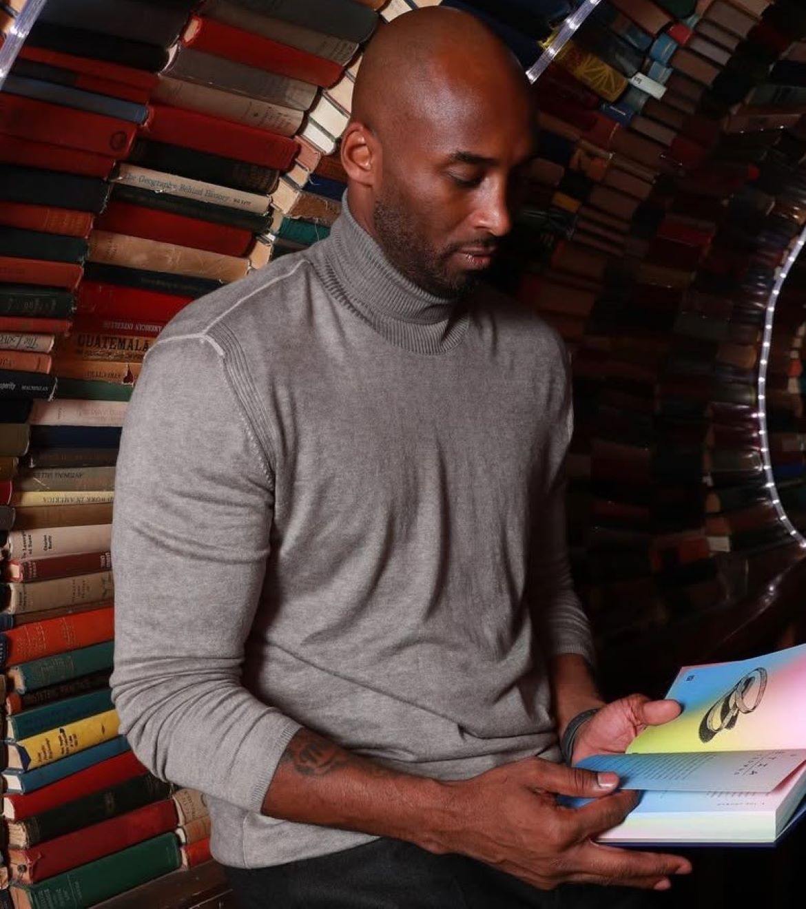 Kobe Bryant inspires Warner Bros to revive the legend of the Black Mamba