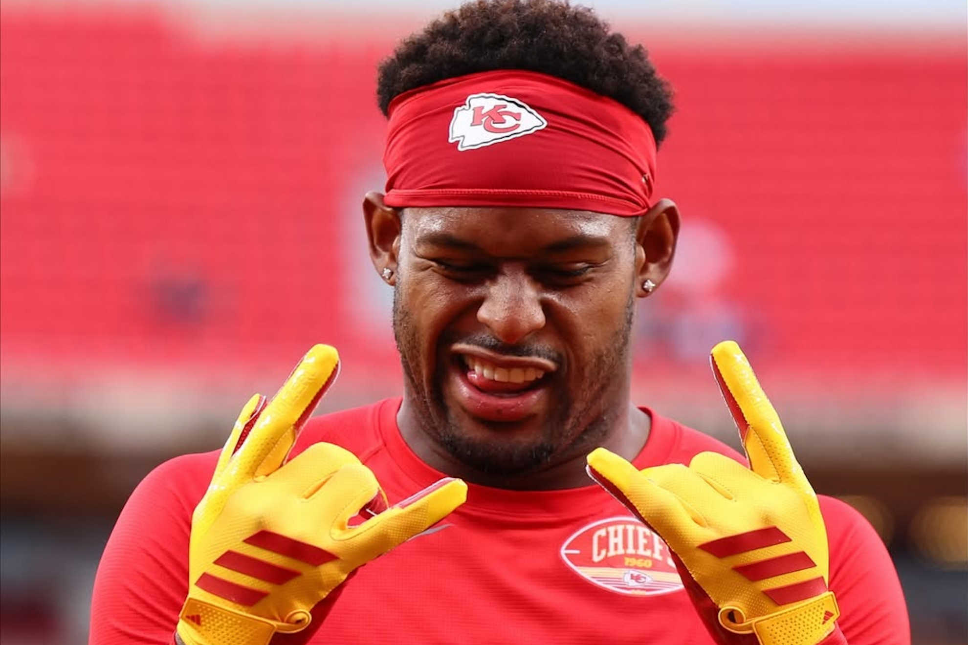 JuJu Smith Schuster takes a hit but responds with class and no drama